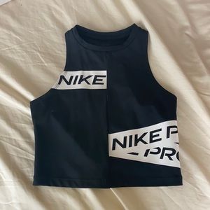 Nike Pro crop tank